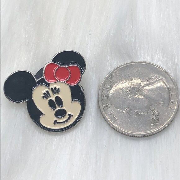 🔮‎ 5/$25 Disney Cute Characters Minnie Mouse Pin - Picture 2 of 3